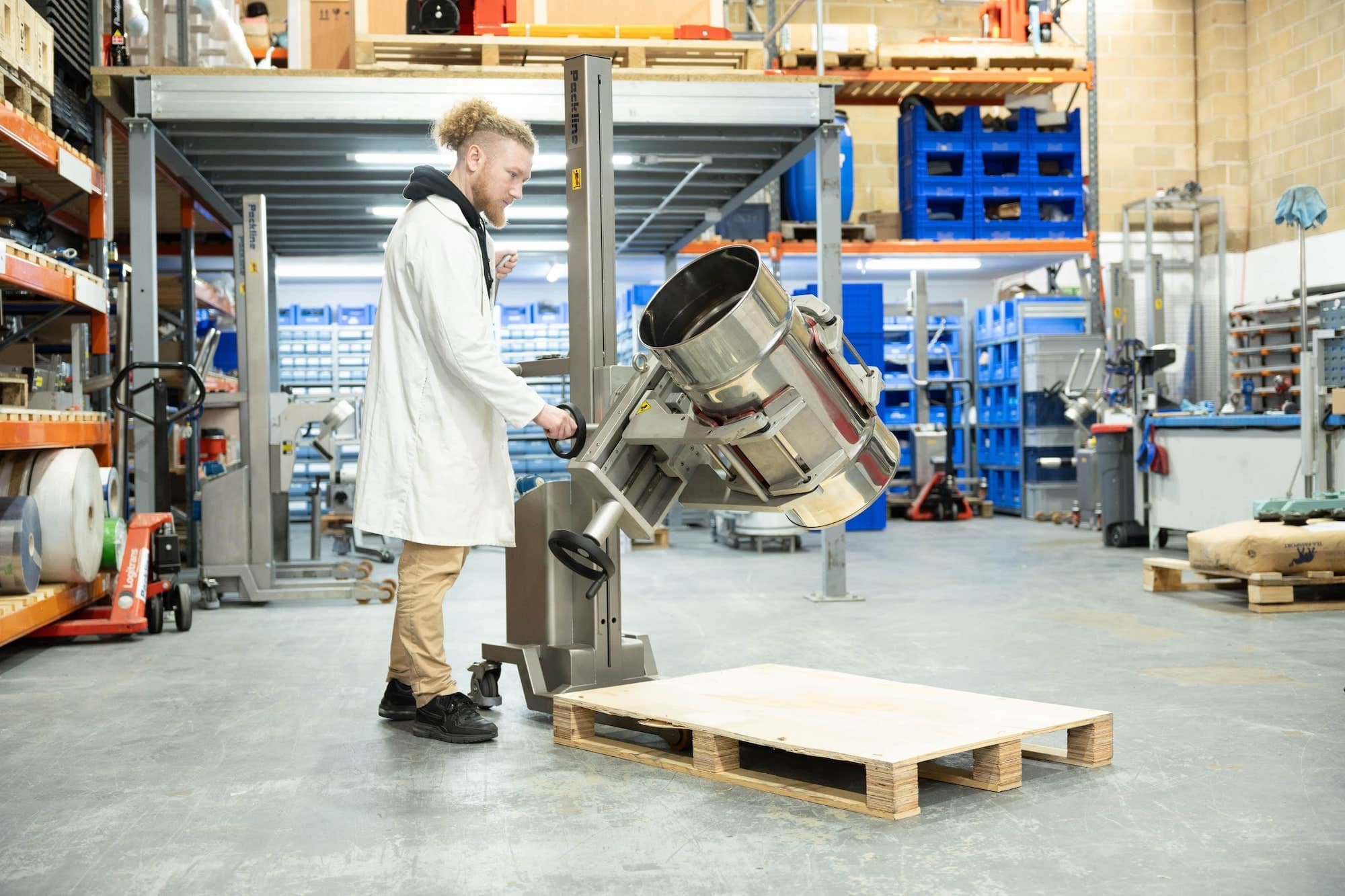 Packline  | What are the key technical considerations for stainless steel drum lifting equipment? 9