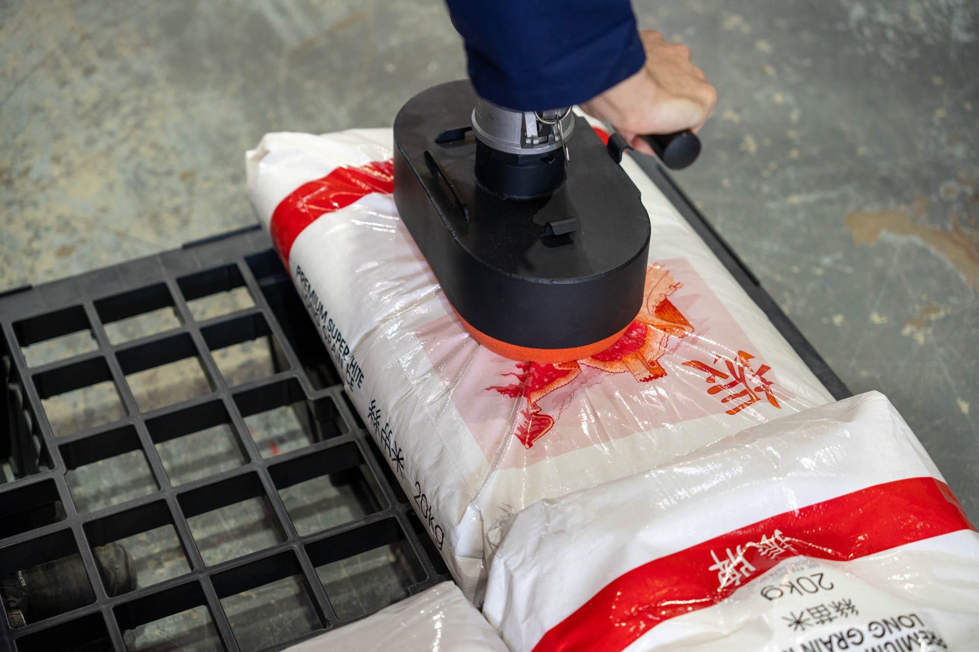 Packline  | How Does Vacuum Lifting Work? A Complete Guide for Safer, Smarter Material Handling 9