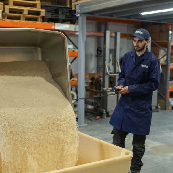 Packline  | Eurobin or Tote Bin Lifter 2