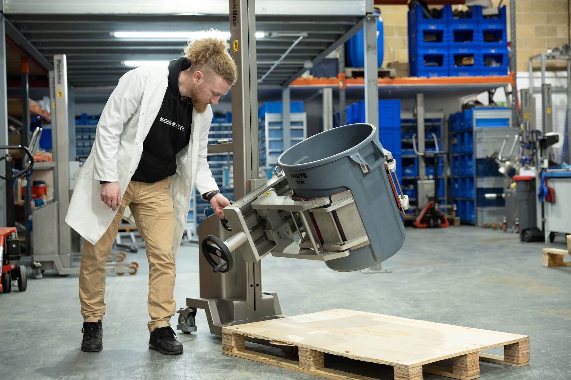 Packline  | What are the key technical considerations for stainless steel drum lifting equipment? 5