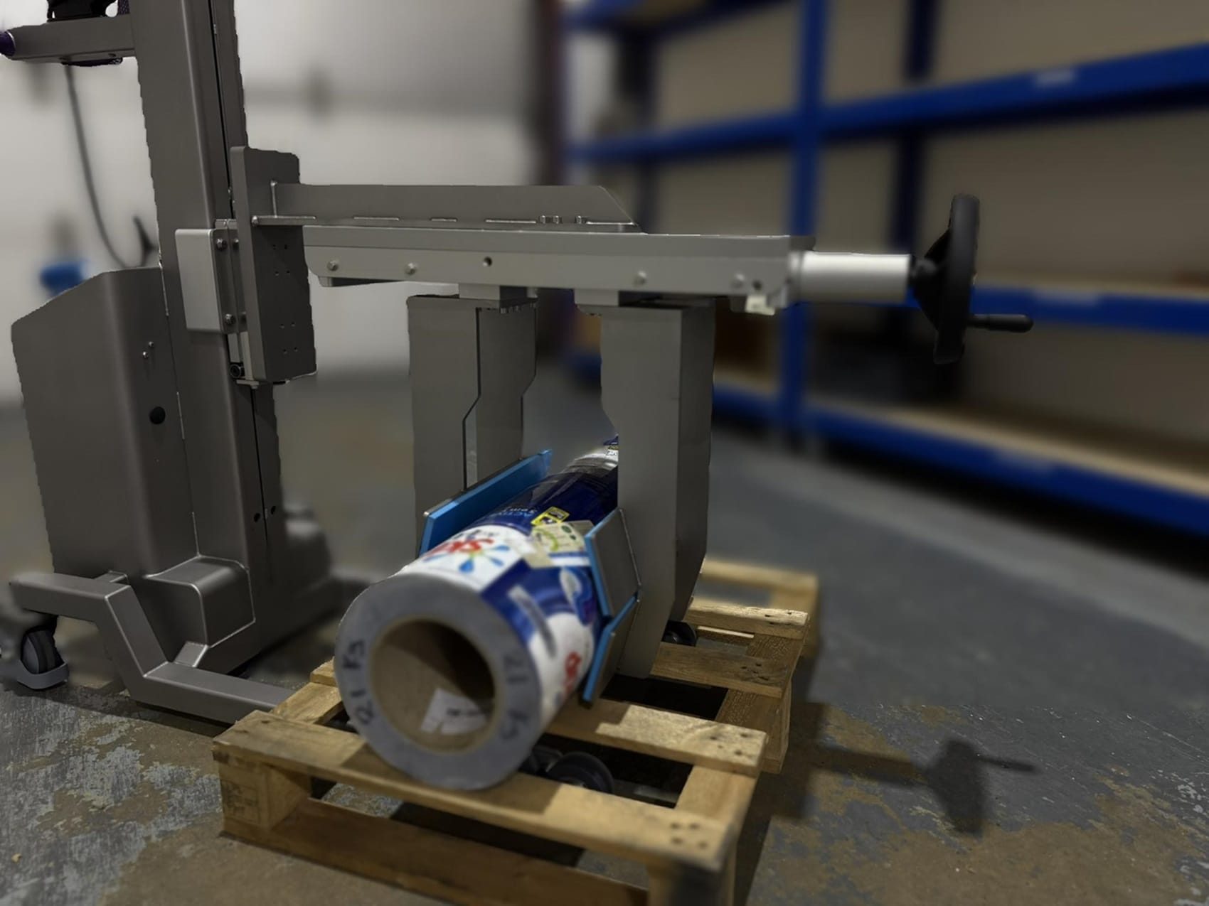 Packline  | Overhead Roll Handling Solution for Dispenser Loading 1