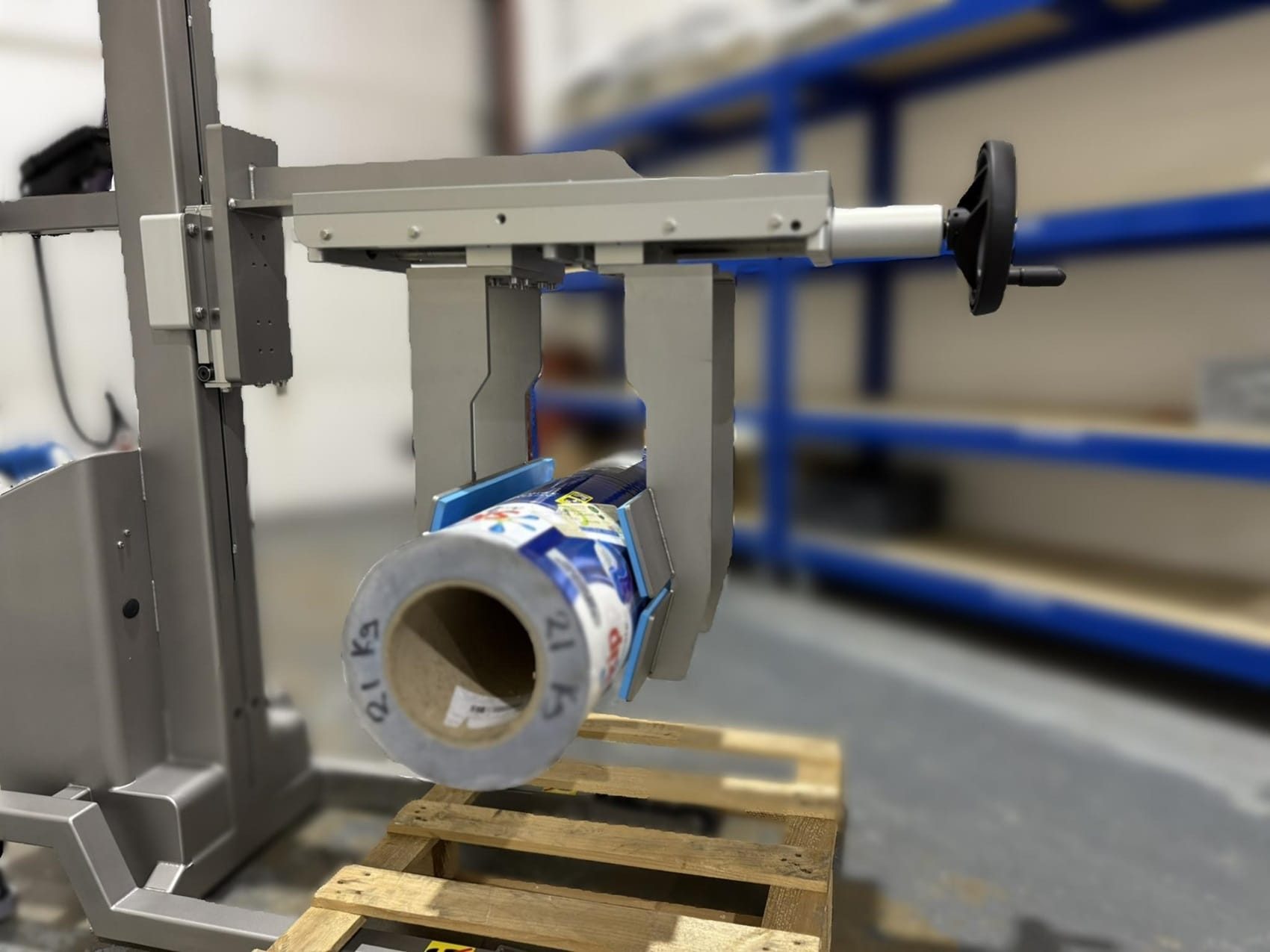 Packline  | Overhead Roll Handling Solution for Dispenser Loading 0