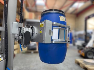 Packline  | Handling Mauser Drums – Fully Powered Stainless Drum Lifter 4