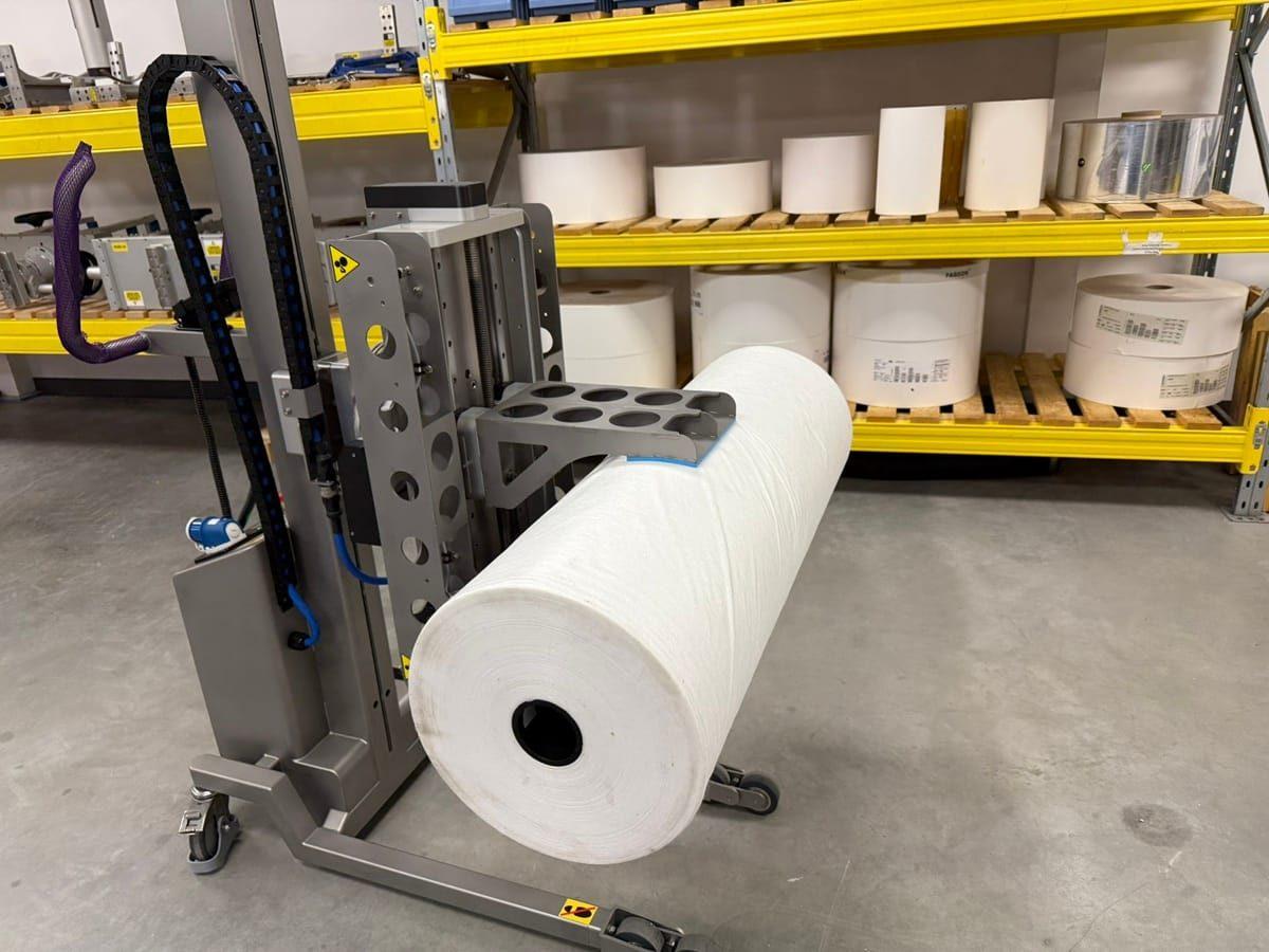 Packline  | Roll Lifter with Fixed Arm Clamp Design for Confined Food Production Areas 5