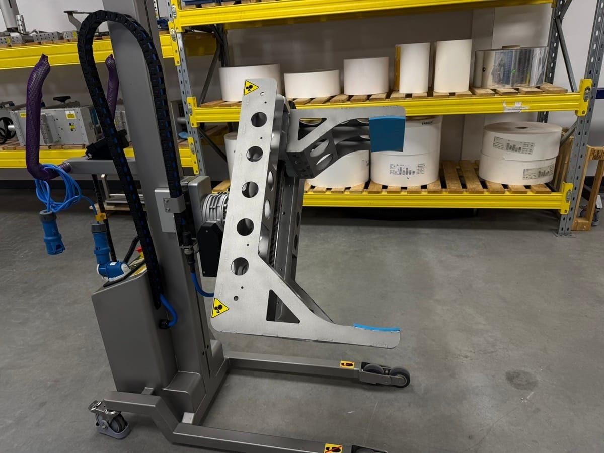 Packline  | Roll Lifter with Fixed Arm Clamp Design for Confined Food Production Areas 3